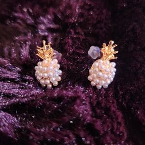 New faux pearl goldtone pineapple stud earrings